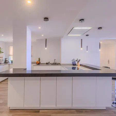 2 Bedroom Amazing Views Golf And Pool *